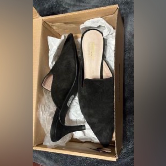 New Le Chateau Heels, size 8.5 - Picture 1 of 4